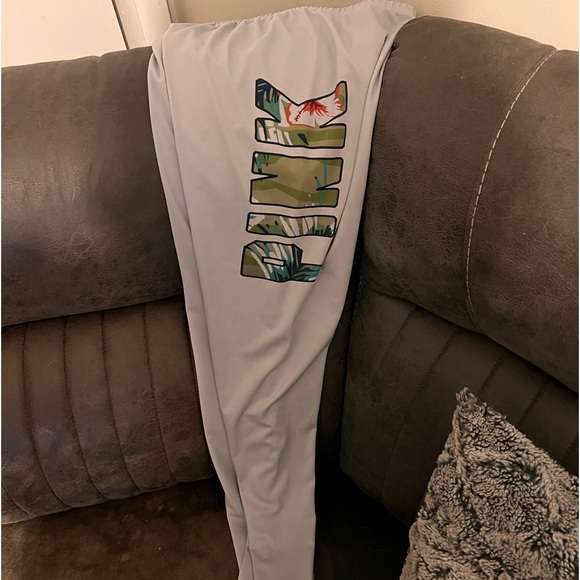 Used clothes. - Picture 2 of 14